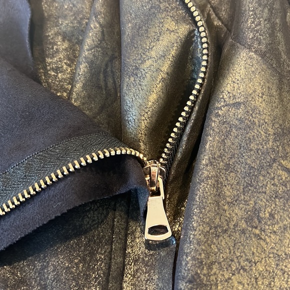 Jacket - Picture 3 of 4